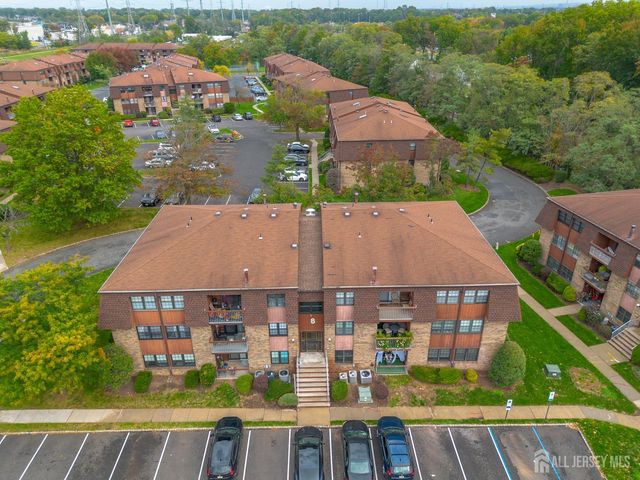 88 Golden Square, Woodbridge Proper, NJ 07095