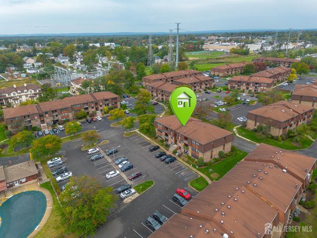 88 Golden Square, Woodbridge Proper, NJ 07095