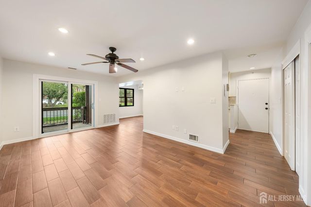 88 Golden Square, Woodbridge Proper, NJ 07095