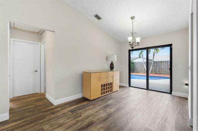 11841 NW 39th Place, Sunrise, FL 33323