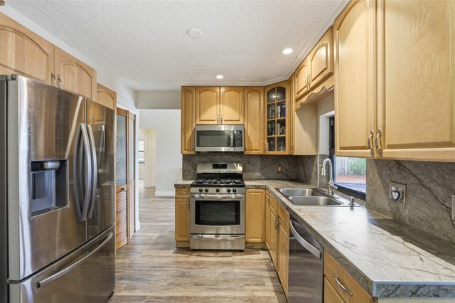 11841 NW 39th Place, Sunrise, FL 33323