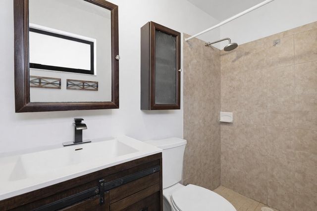 11841 NW 39th Place, Sunrise, FL 33323