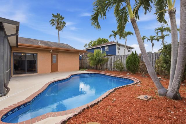 11841 NW 39th Place, Sunrise, FL 33323