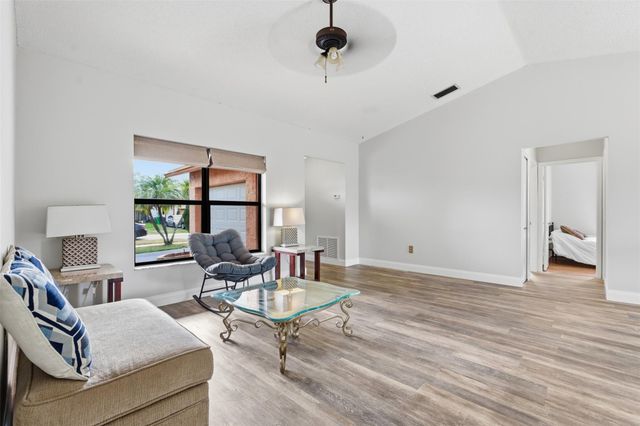 11841 NW 39th Place, Sunrise, FL 33323