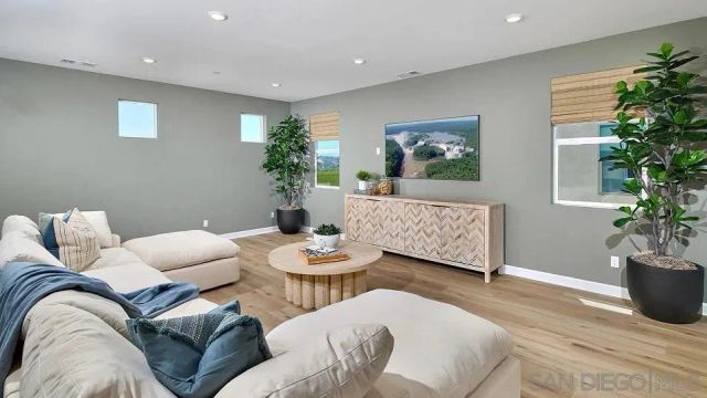 120 Alethea Way, Oceanside, CA 92057