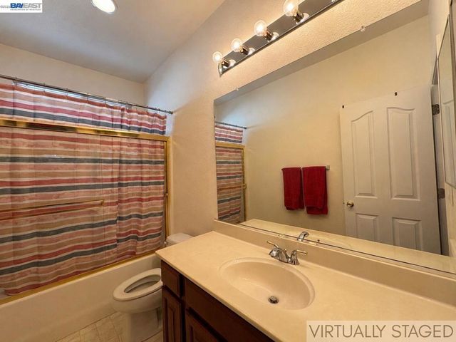 9736 Dynasty Way, Elk Grove, CA 95624