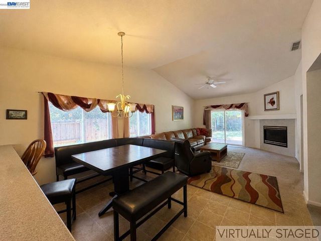 9736 Dynasty Way, Elk Grove, CA 95624