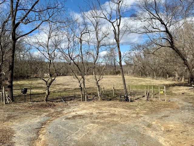 2098 Park Drive, Mount Airy, NC 27030