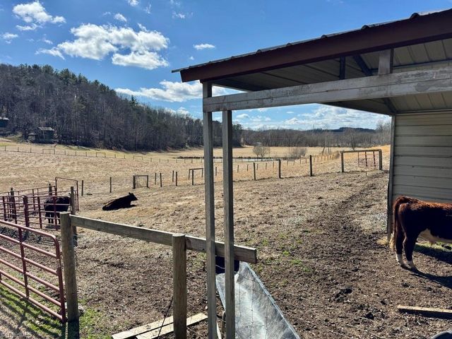 2098 Park Drive, Mount Airy, NC 27030