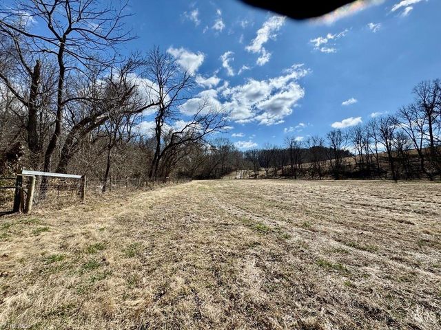 2098 Park Drive, Mount Airy, NC 27030