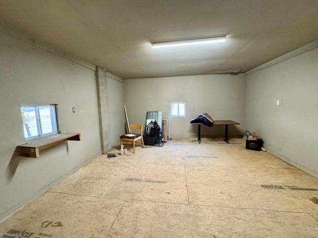 2098 Park Drive, Mount Airy, NC 27030