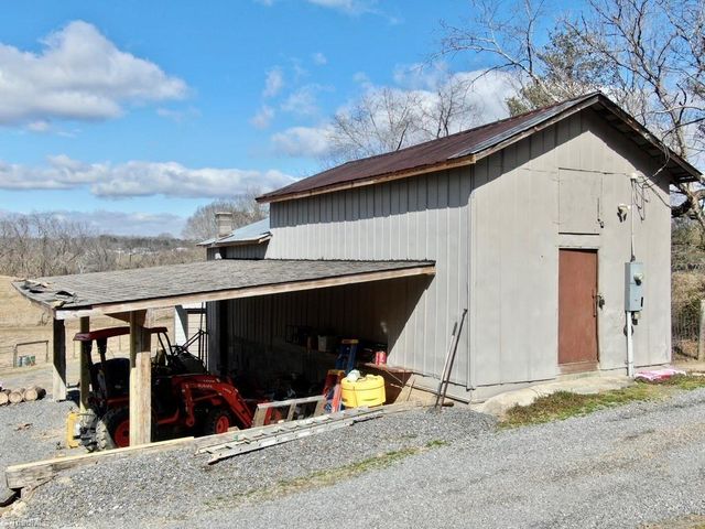 2098 Park Drive, Mount Airy, NC 27030