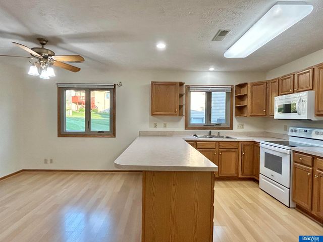 8014 Arrow Ridge Road, Lincoln, NE 68506
