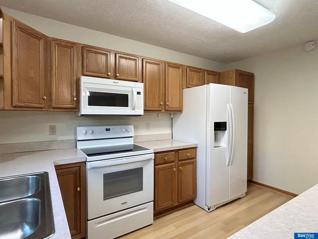 8014 Arrow Ridge Road, Lincoln, NE 68506