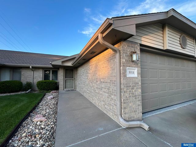8014 Arrow Ridge Road, Lincoln, NE 68506