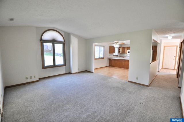 8014 Arrow Ridge Road, Lincoln, NE 68506