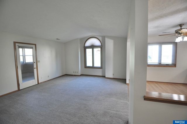8014 Arrow Ridge Road, Lincoln, NE 68506
