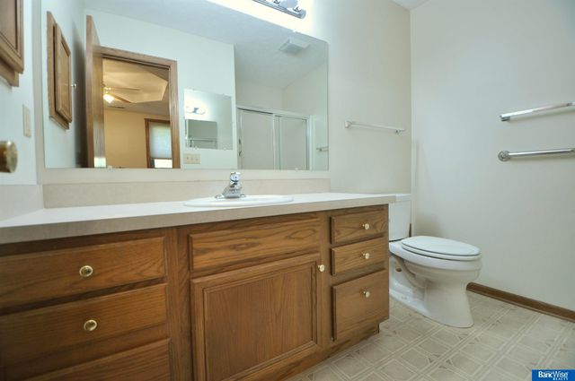 8014 Arrow Ridge Road, Lincoln, NE 68506