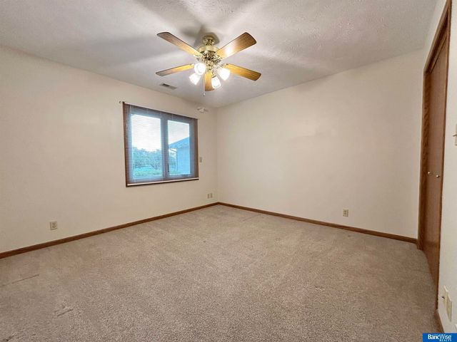 8014 Arrow Ridge Road, Lincoln, NE 68506