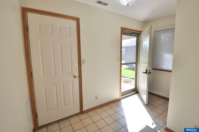 8014 Arrow Ridge Road, Lincoln, NE 68506