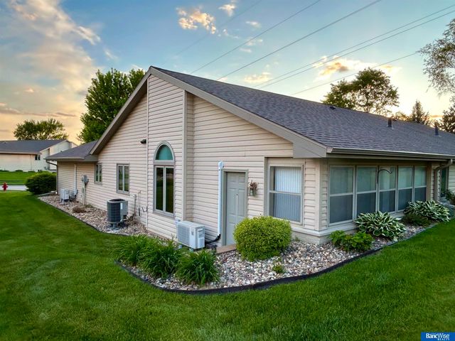 8014 Arrow Ridge Road, Lincoln, NE 68506