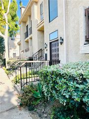 18958 Sherman Way 19, Reseda, CA 91335