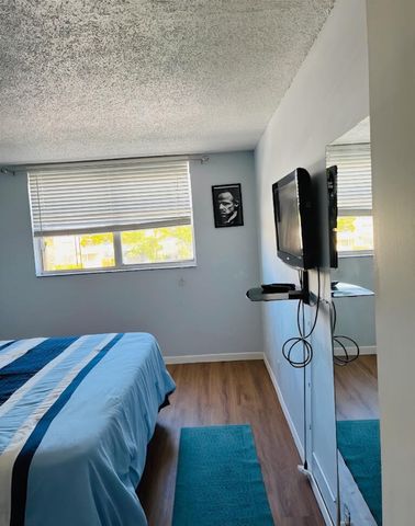 500 Executive Center Drive 3i, West Palm Beach, FL 33401