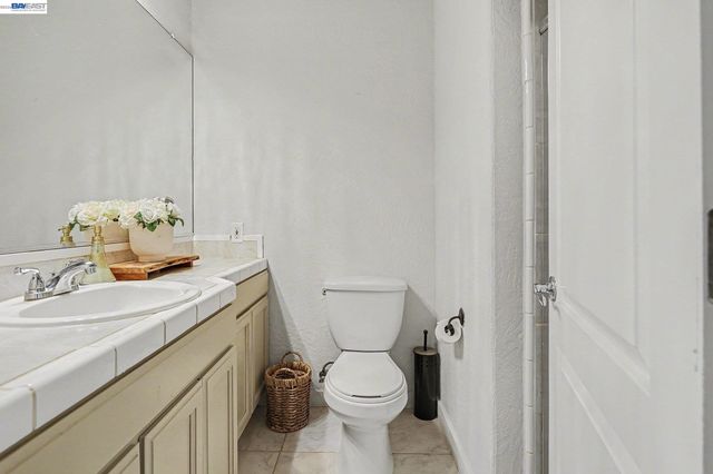 19554 Alana Rd, Castro Valley, CA 94546