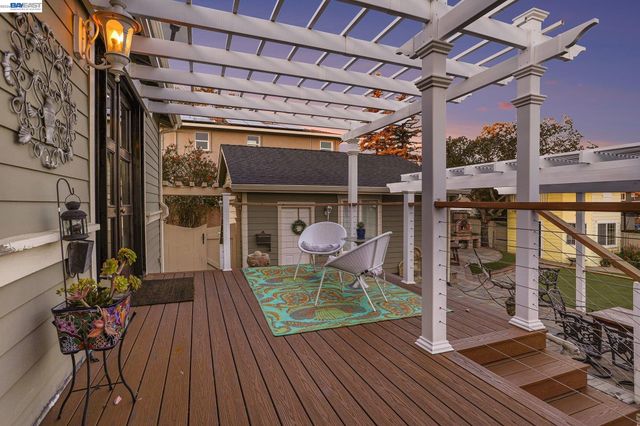 19554 Alana Rd, Castro Valley, CA 94546