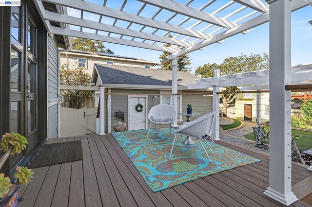 19554 Alana Rd, Castro Valley, CA 94546