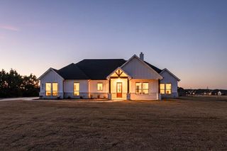 598 Fm 981, Trenton, TX 75490