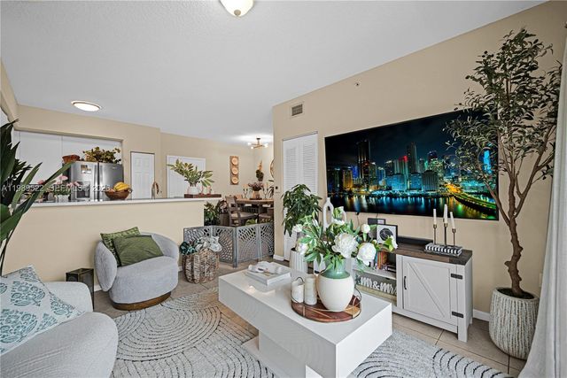 11060 SW 196th St 514, Cutler Bay, FL 33157