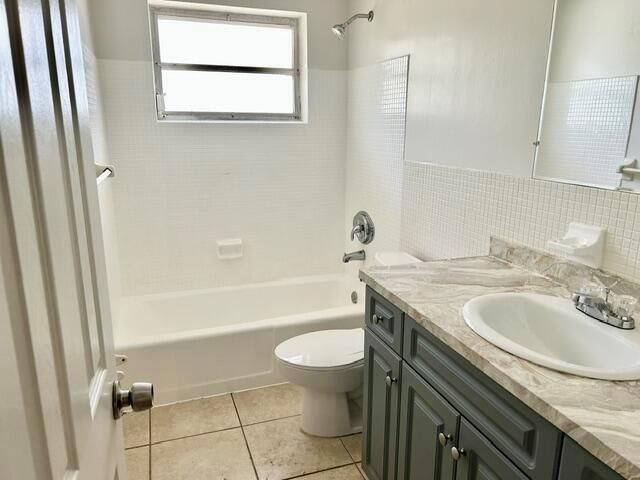 5371 NE 17TH Terrace, Fort Lauderdale, FL 33334