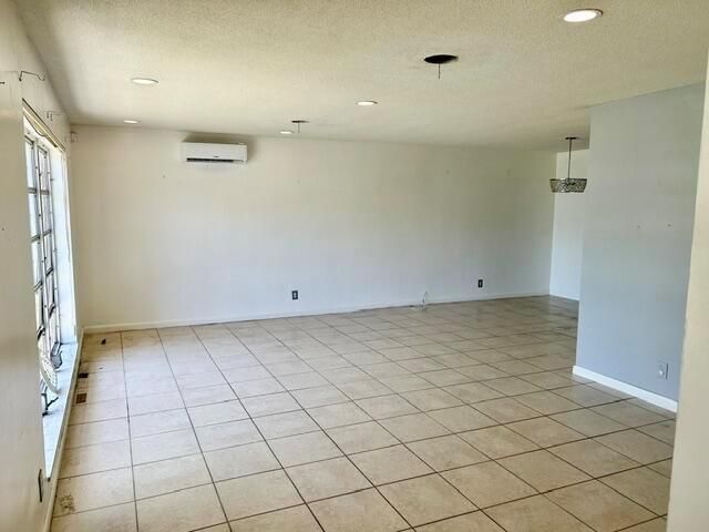5371 NE 17TH Terrace, Fort Lauderdale, FL 33334