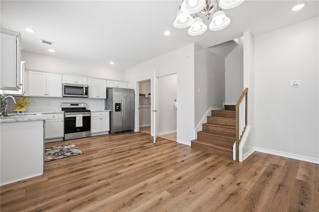 124 Lavaca Cr, Rockport, TX 78382