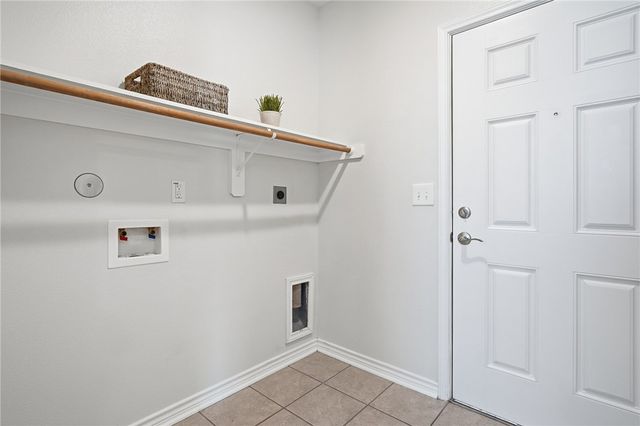 124 Lavaca Cr, Rockport, TX 78382