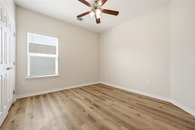 124 Lavaca Cr, Rockport, TX 78382