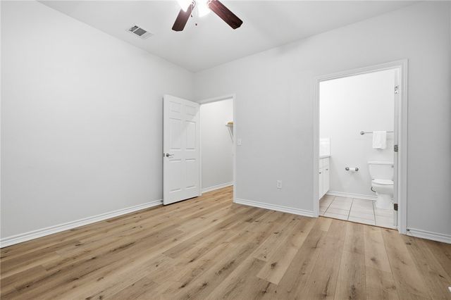 124 Lavaca Cr, Rockport, TX 78382