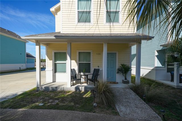124 Lavaca Cr, Rockport, TX 78382