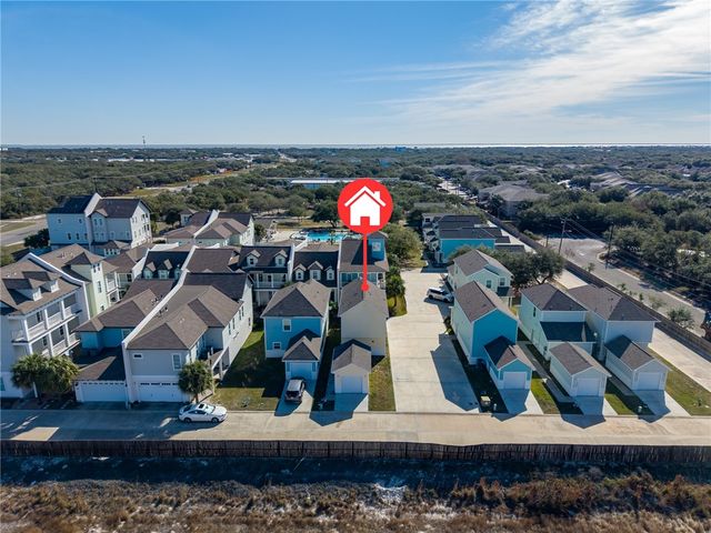 124 Lavaca Cr, Rockport, TX 78382