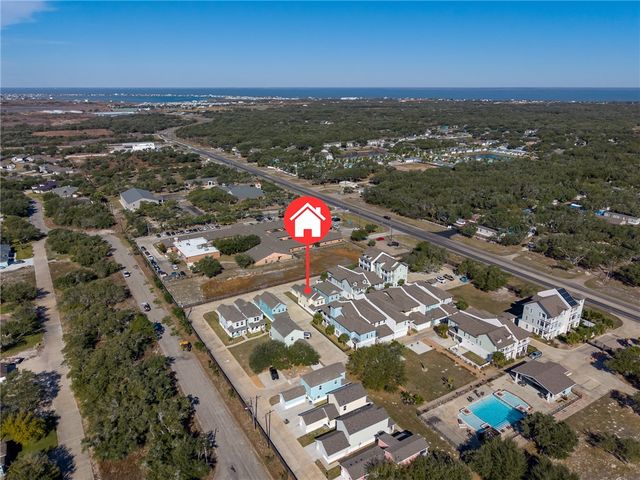 124 Lavaca Cr, Rockport, TX 78382