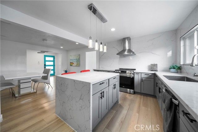 1158 N Ivescrest Avenue, Covina, CA 91724