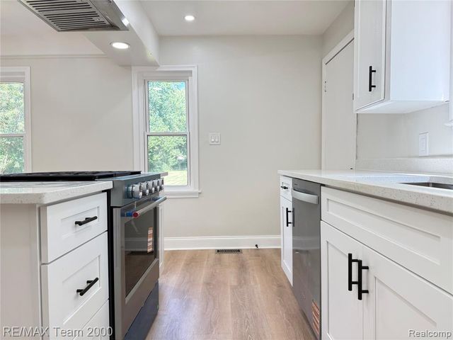 19135 Eastwood Drive, Harper Woods, MI 48225