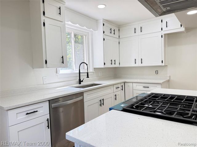 19135 Eastwood Drive, Harper Woods, MI 48225