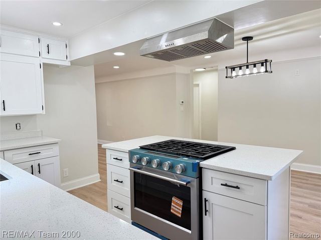 19135 Eastwood Drive, Harper Woods, MI 48225