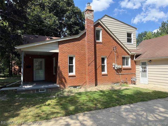 19135 Eastwood Drive, Harper Woods, MI 48225