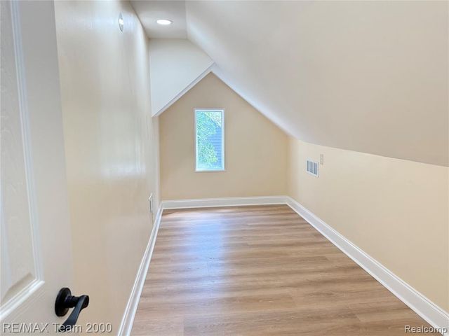 19135 Eastwood Drive, Harper Woods, MI 48225