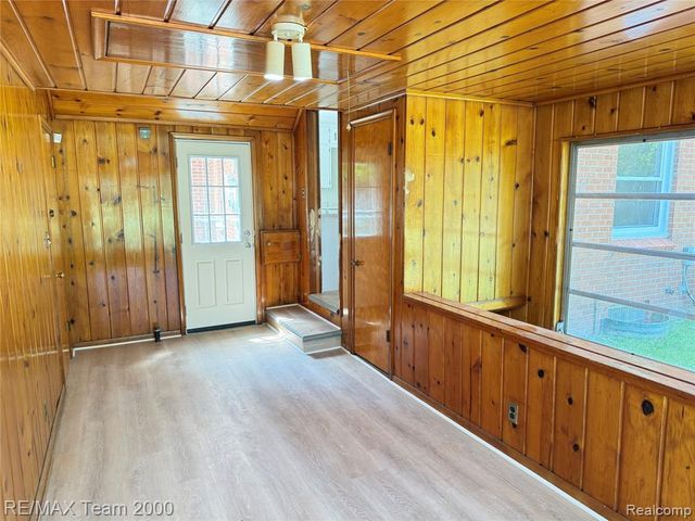 19135 Eastwood Drive, Harper Woods, MI 48225