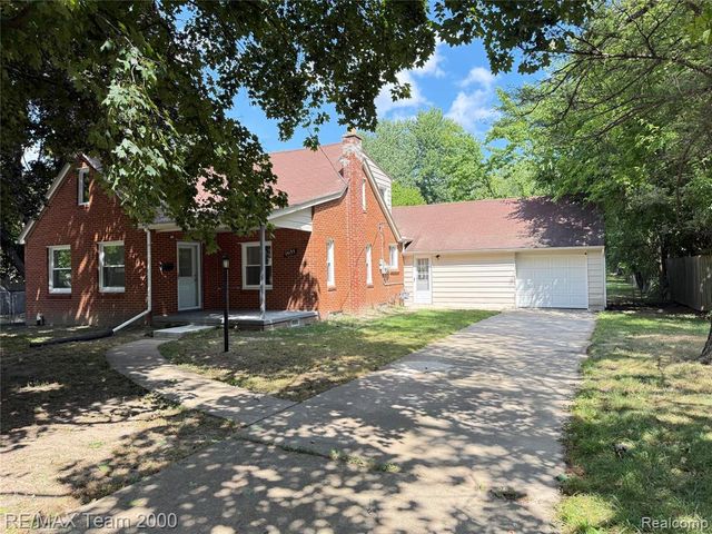 19135 Eastwood Drive, Harper Woods, MI 48225