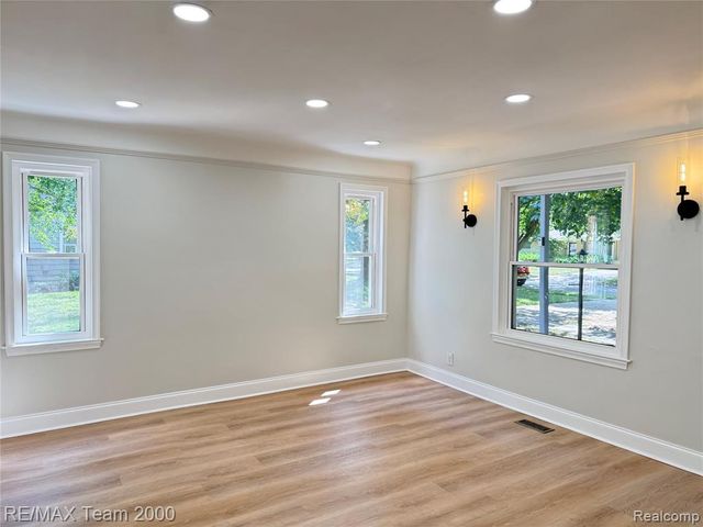 19135 Eastwood Drive, Harper Woods, MI 48225